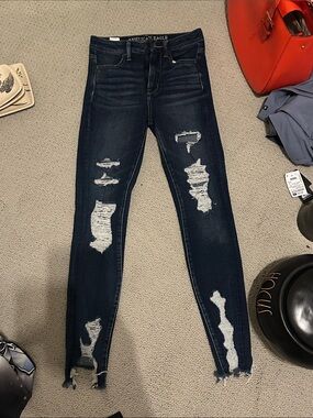 American Eagle Outfitters Dark Blue Distressed Super Hi-Rise Jegging Womens 2R